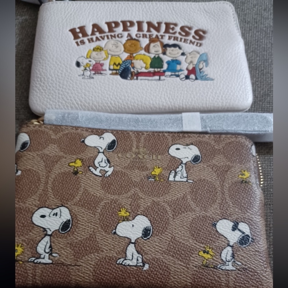 NWT Coach x Peanuts 75th Anniversary Wristlet 🎉 SOLD OUT - Picture 5 of 7